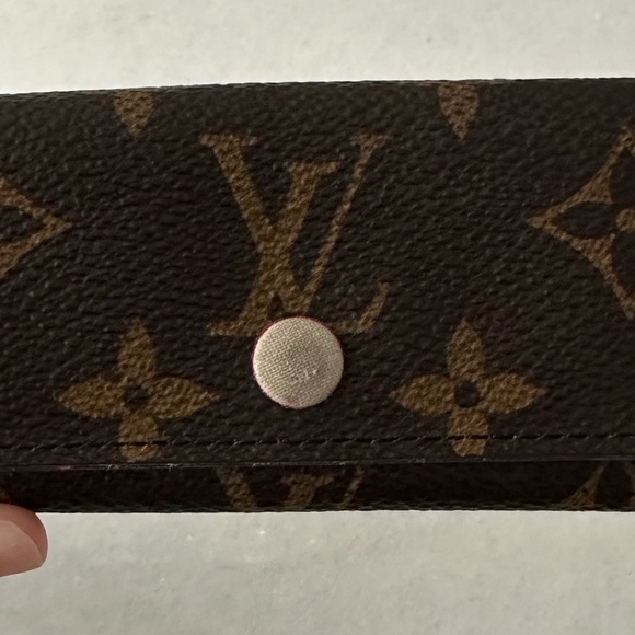 Authentic Louis Vuitton Mono Key Case Fuchsia - Picture 3 of 8